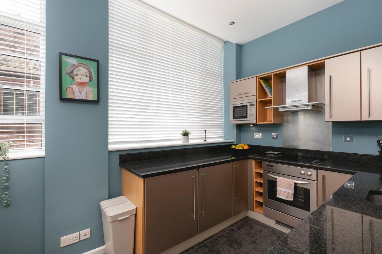 Lovely Brighton Apartments Moments Away From Royal Pavilion Exterior photo
